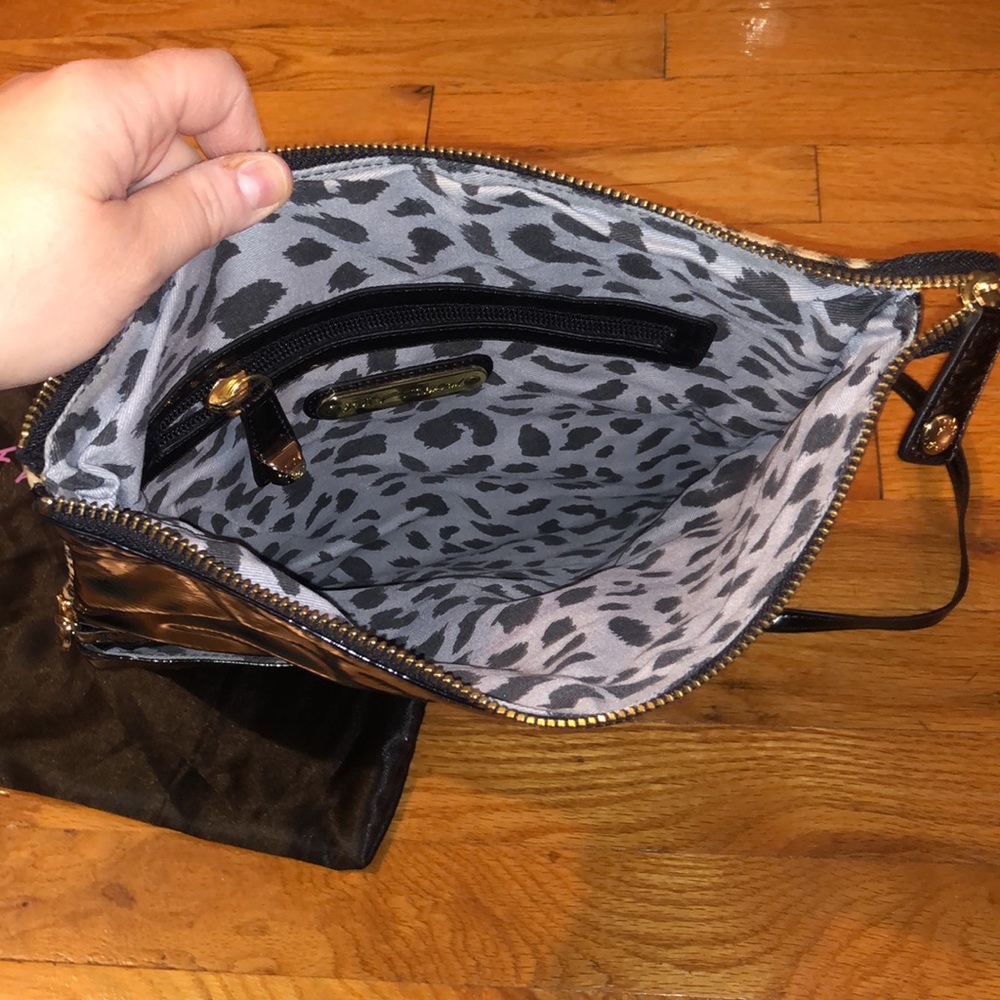 Vintage Betsey Johnson Leopard Crossbody Bag With Gold Chain Heart - Picture 4 of 9